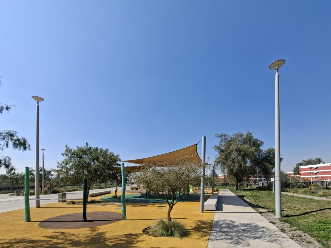 Parque Mapocho Rio - Postes Fiberpole